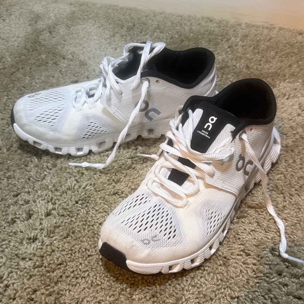 On Running Women's size 6